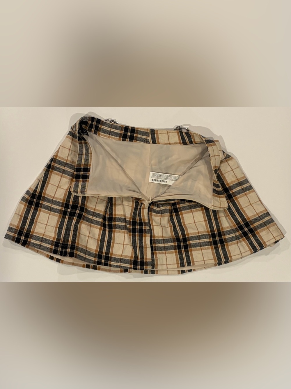 Forever 21 Cream and Black Plaid Chain Mini Skirt - Size Small - Picture 3 of 6